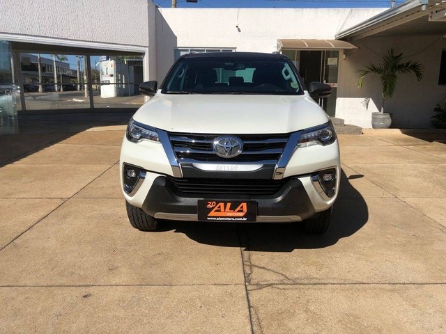HILUX SW4 2020/2020 2.8 SRX 4X4 7 LUGARES 16V TURBO INTERCOOLER DIESEL 4P AUTOMÁTICO