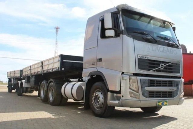 VOLVO FH 440 6X2 BITREM 2010