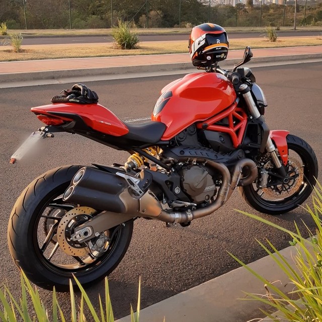 DUCATI MONSTER 821 IMPECÁVEL