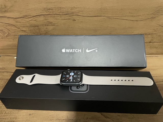 apple watch serie 4 nike 