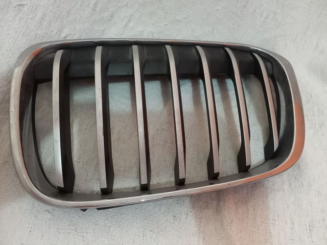 Grade frontal bmw X1 com cromado 16/17 - Foto 5