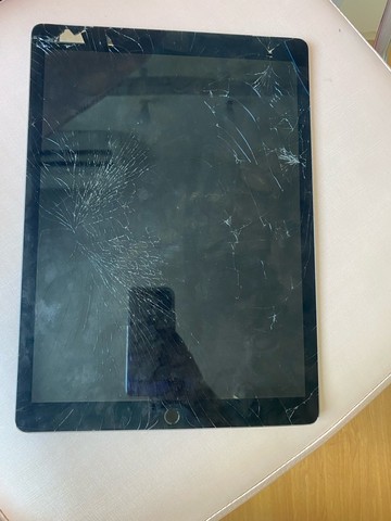 iPad 12,9 1 geração ( TELA TRINCADA)