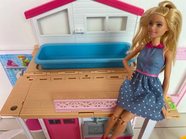 Boneca Mattel Barbie e Sua Casa DVV48