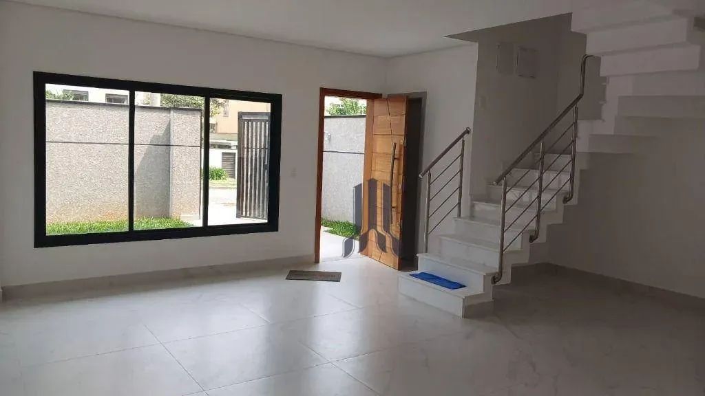 Sobrado Triplex com 3 Suítes e 2 Vagas à Venda - Vila Izabel - Curitiba/PR