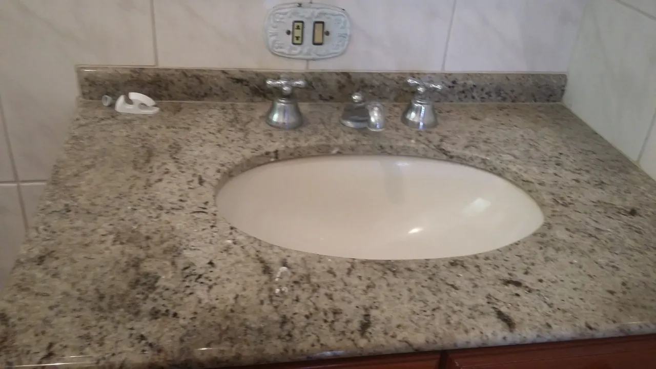 Pia para banheiro em granito + cuba + torneira