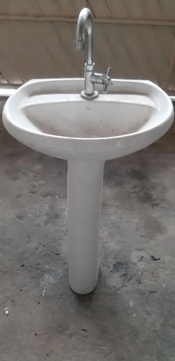 Pia de banheiro em ótimo estado - Foto 2