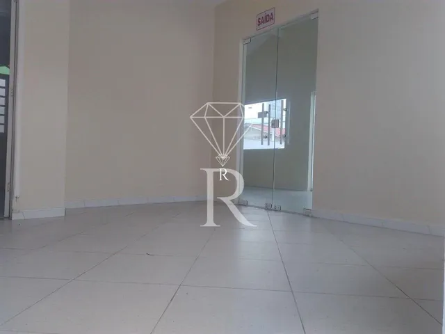 CASA COMERCIAL NO BAIRRO TRINDADE