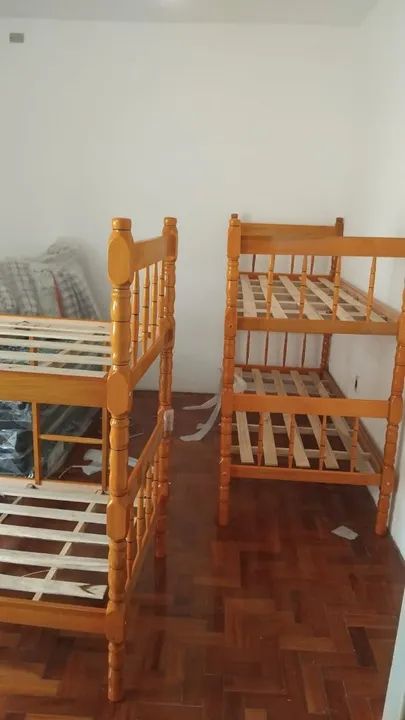 Beliche de madeira maciça -nova