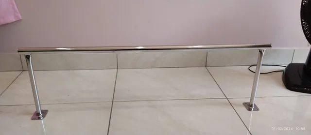 Vendo arara de parede em inox 