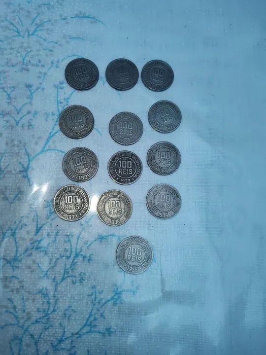 Moedas antigas de 100 Reis