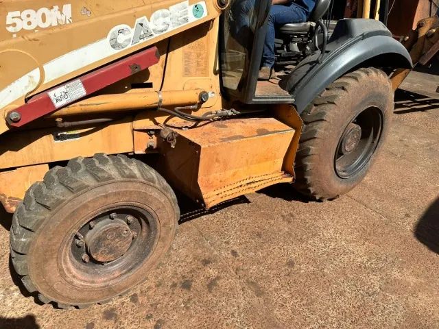 Retro escavadeira CASE 580M 4x4 - Foto 6