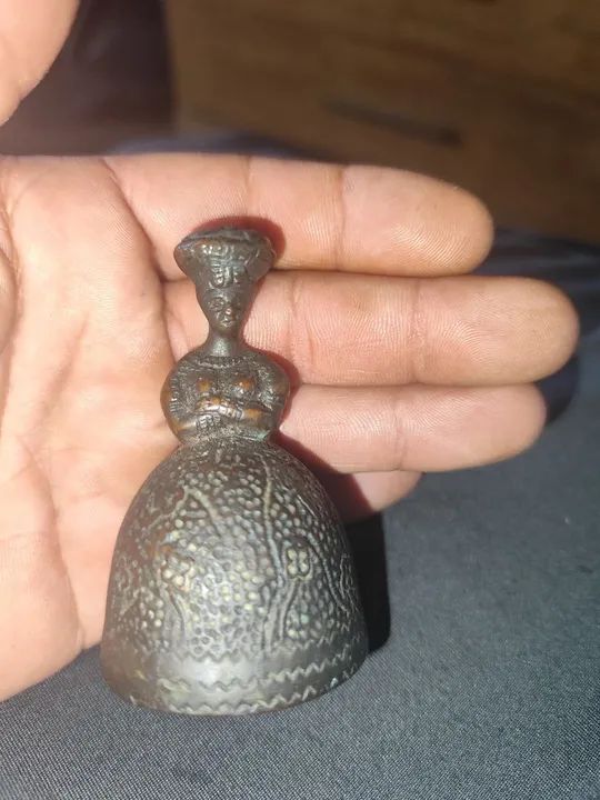 Sino antigo de bronze 