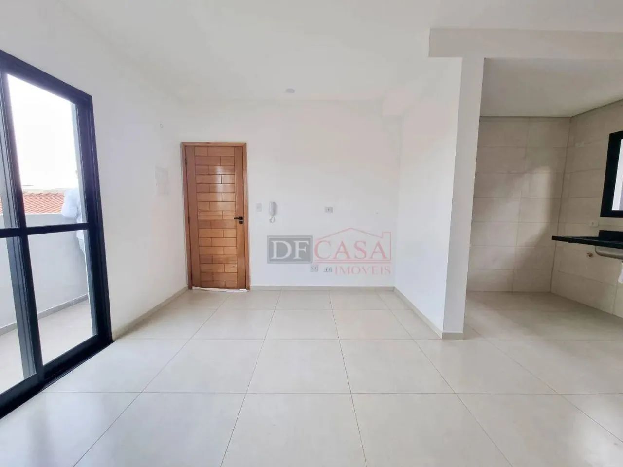 Apartamento com quintal e vaga próximo ao Metrô Patriarca.