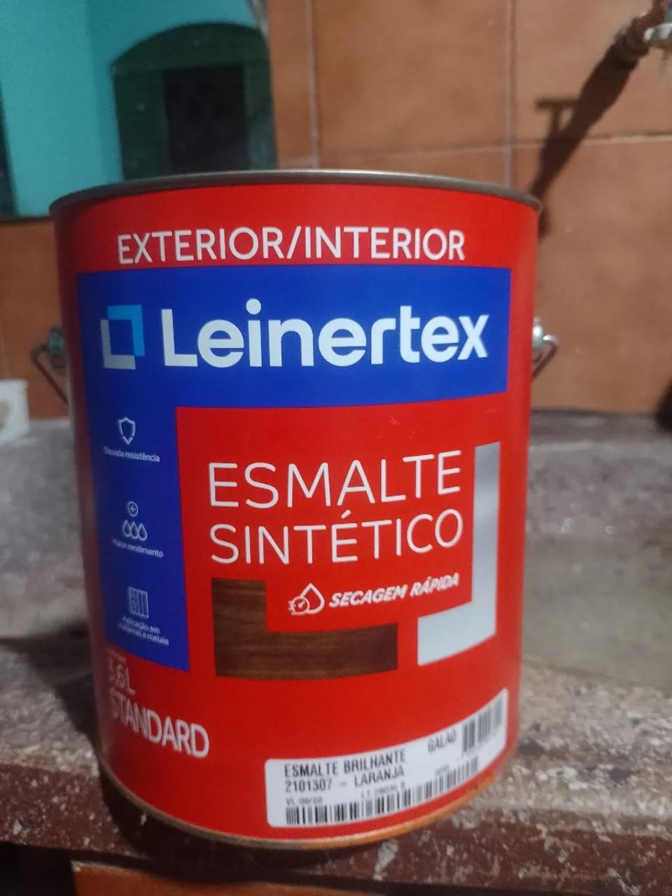 Trinta esmalte brilhante cor laranja 