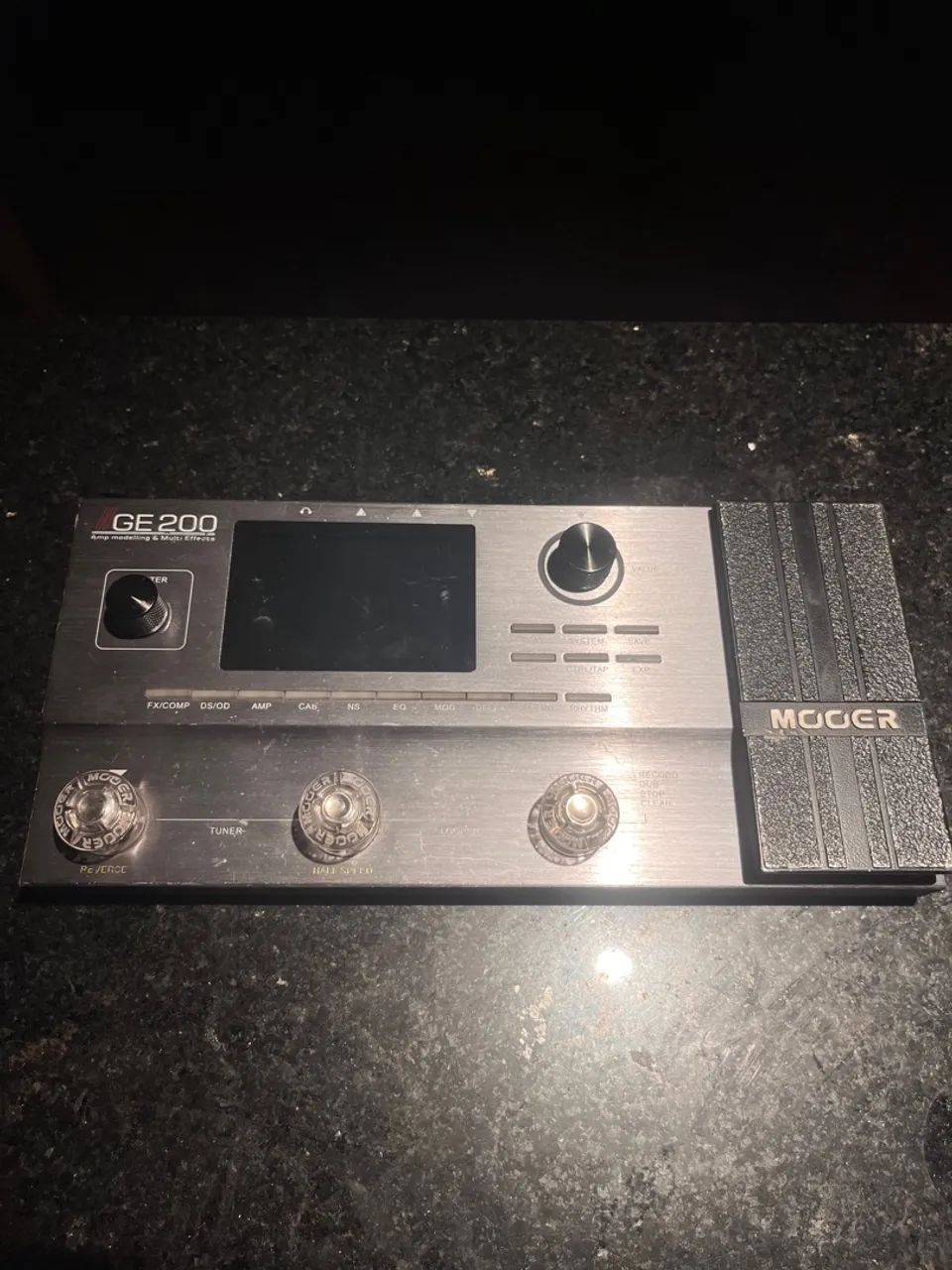 Pedaleira MOOER GE 200