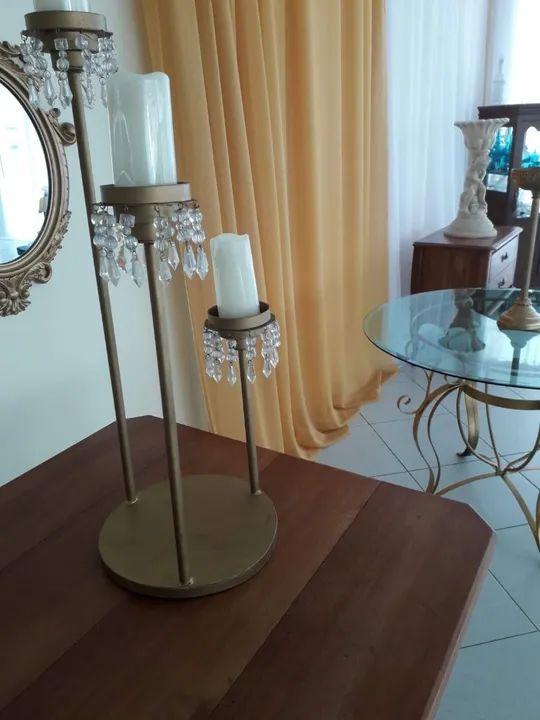 Castiçal de ferro, dourado,  para 3 Velas