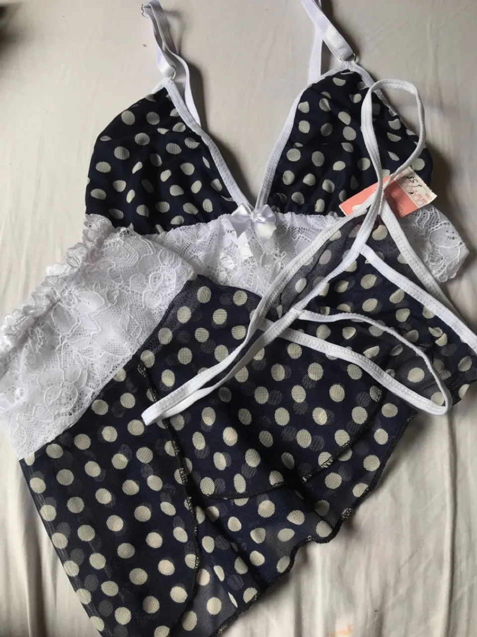 Lingerie de Poá com Detalhes em Renda