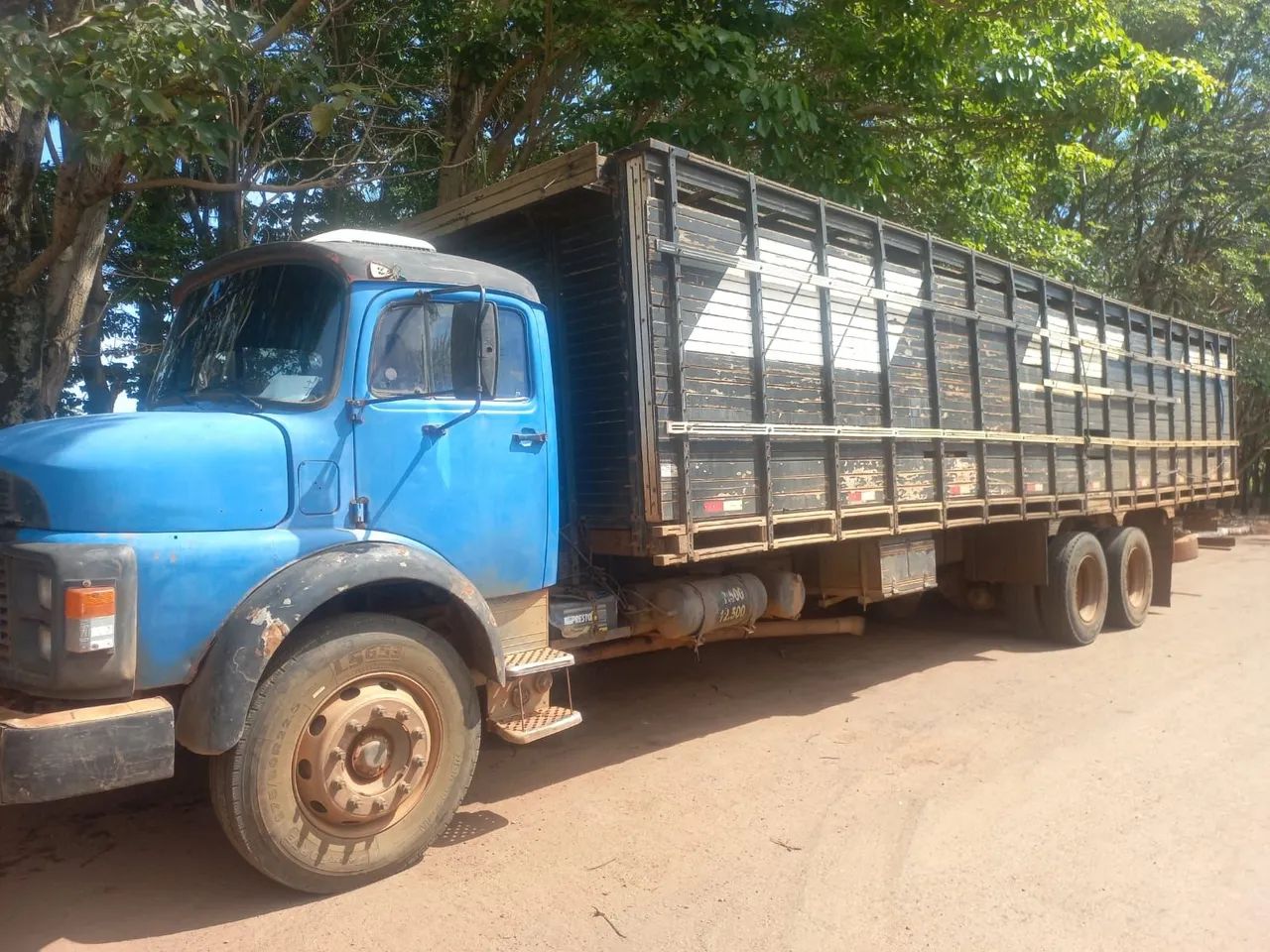 Caminhão Mercedes 1113 - Caminhões - Santa Rosa de Goiás 1457000504 | OLX