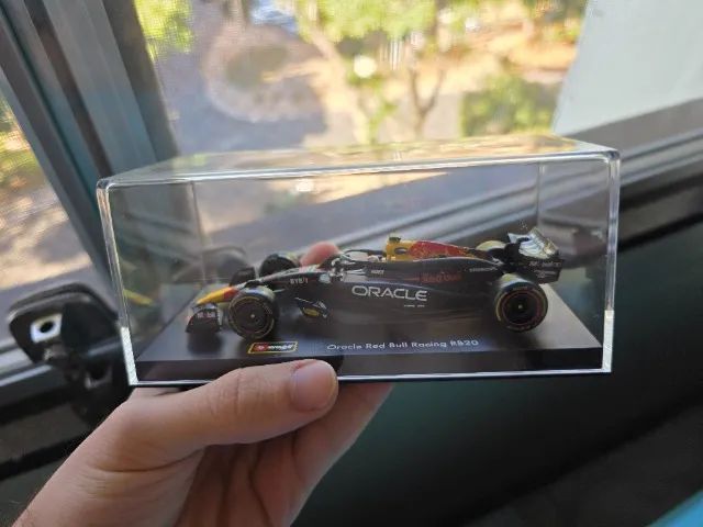 Miniatura F1 Red Bull RB20 Max Verstappen 2024