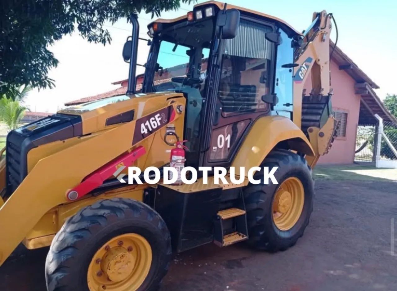 Retroescavadeira Caterpillar 416F2 2017