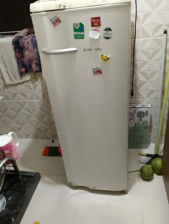 Geladeira Electrolux 350 reais