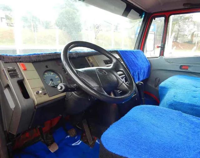 Mercedes-Benz 710 2012 Carroceria  - Foto 5