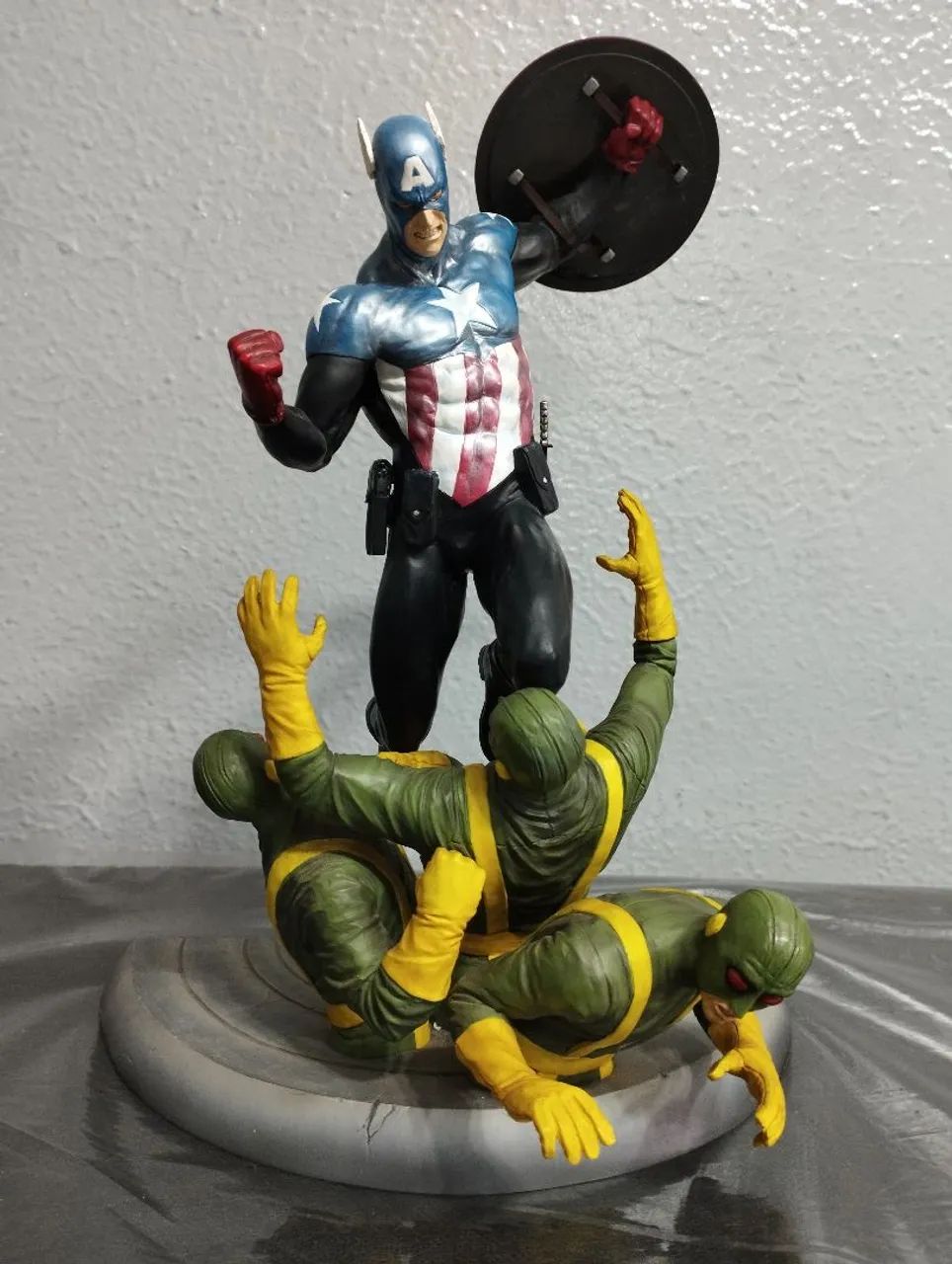 Action Figure Marvel - Bucky Barnes e Capitão América - Foto 4