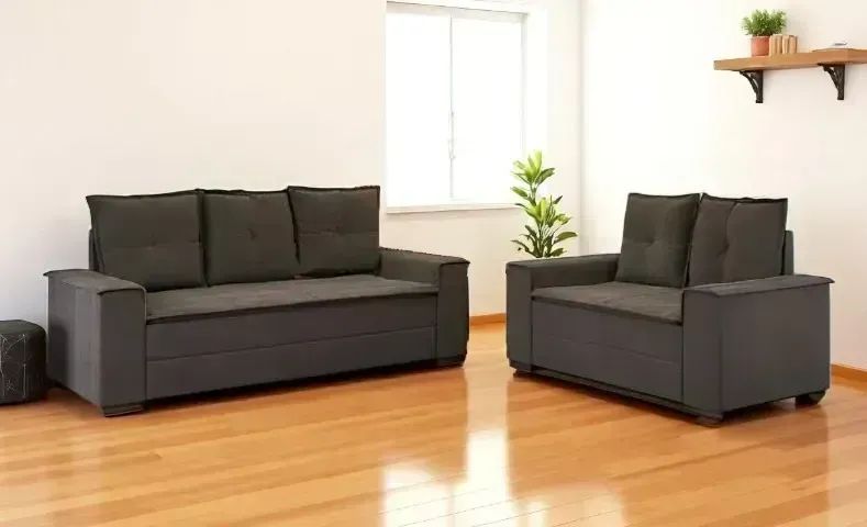 Sofá 2 e 3 lugares na cor marrom (dividimos em ate 10x sem juros)