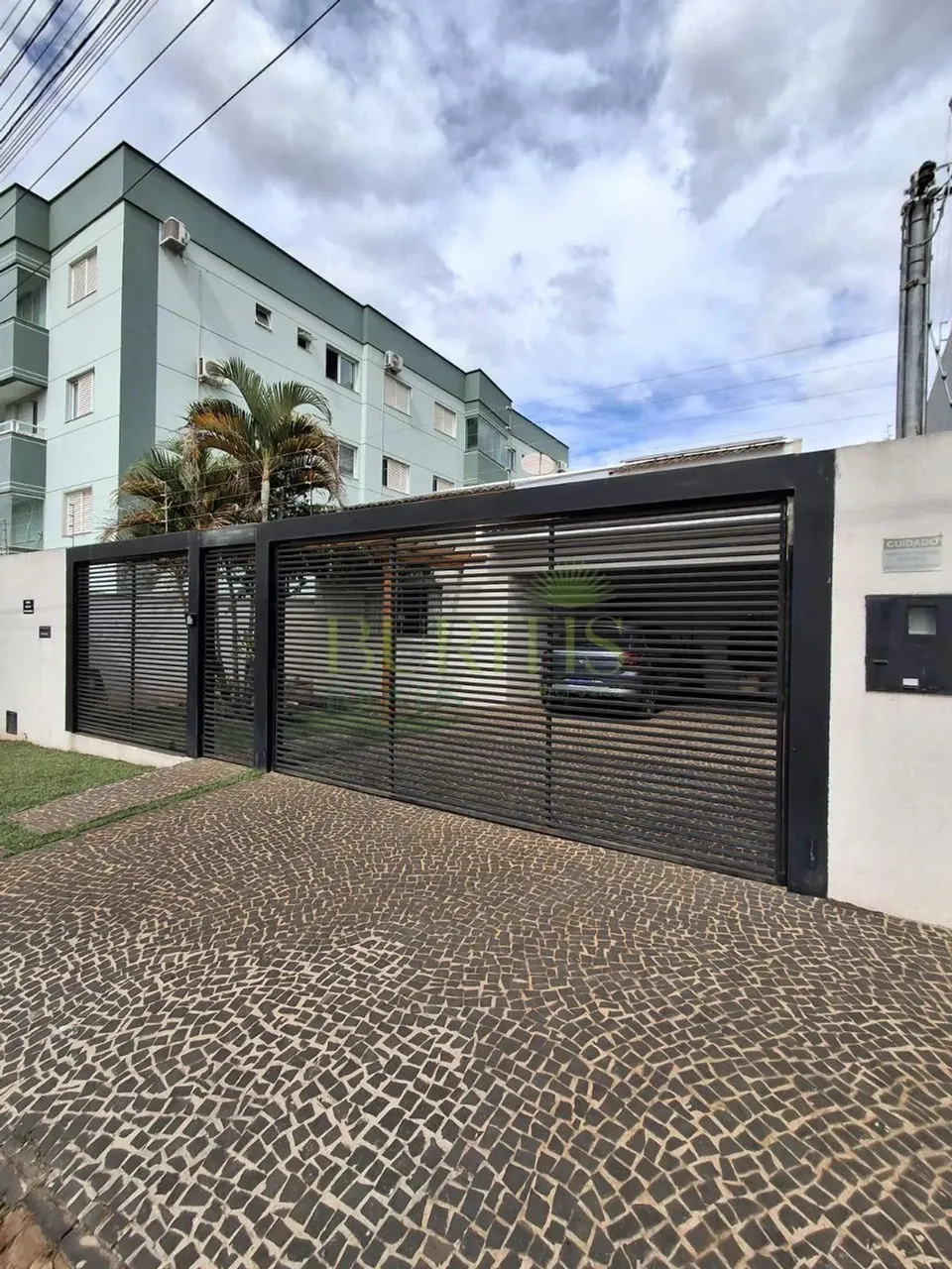 Locação de casa com 4 quartos Setor Universitário, Rio Verde