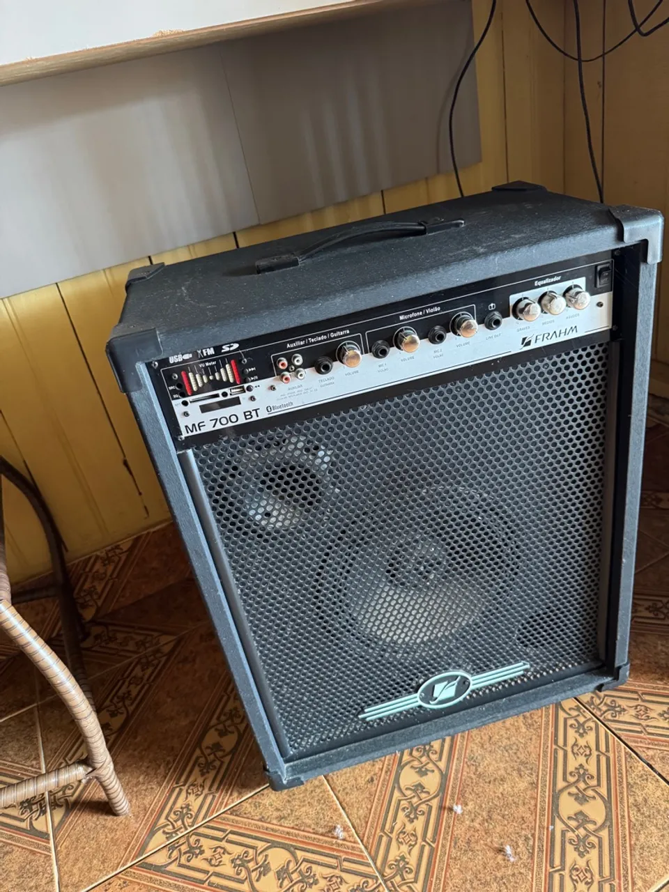 Amplificador Frahm MF 700 BT 500 reais ! SEMINOVO!