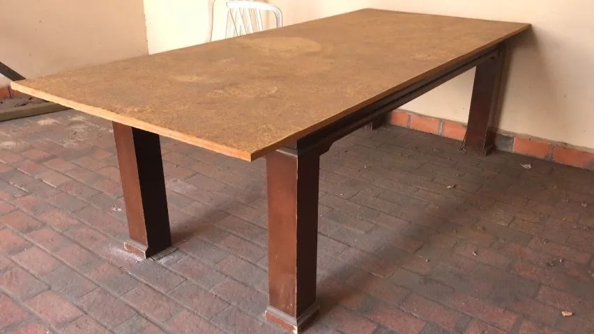 mesa de jantar  em madeira 