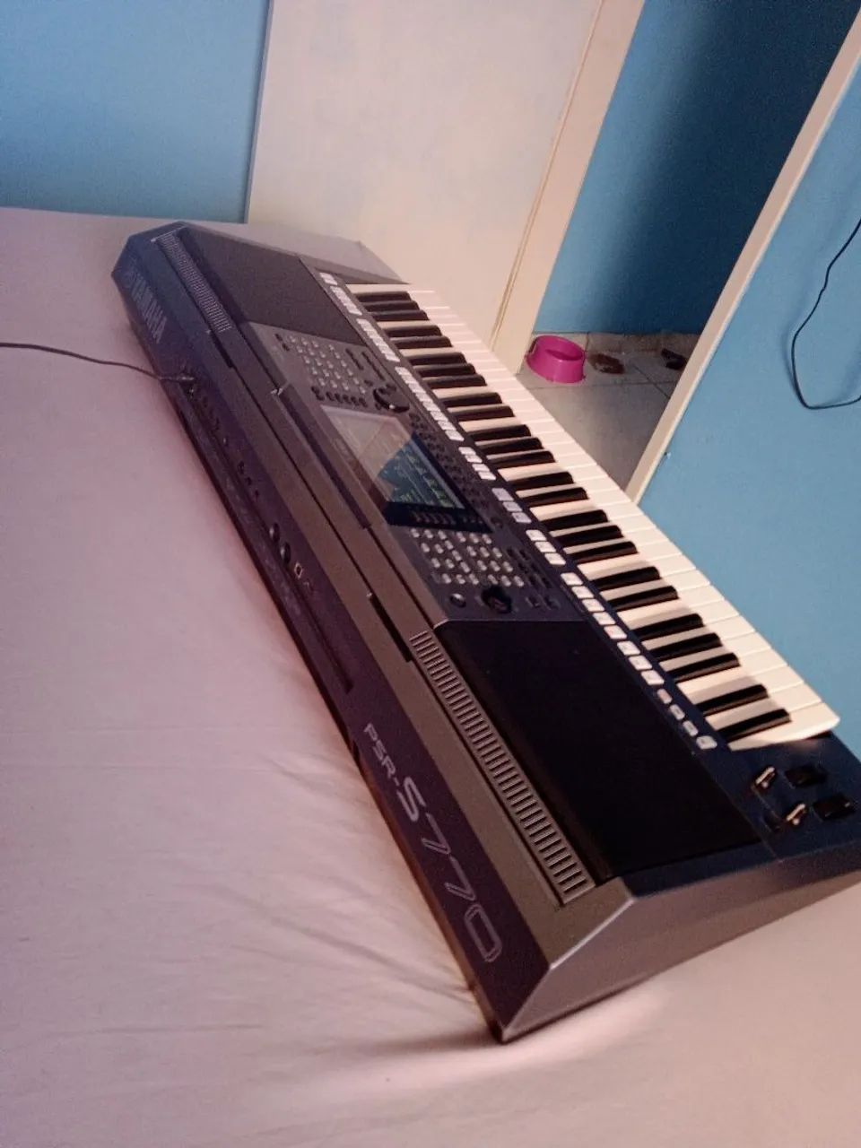 teclado yamaha psr s 770 - Instrumentos musicais - Sítio Cercado