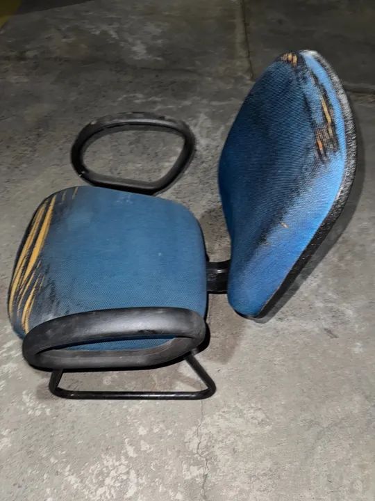 Cadeira de escritório azul com braços - Foto 4