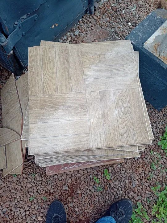 Piso cerâmica, desenho madeira  - Foto 4