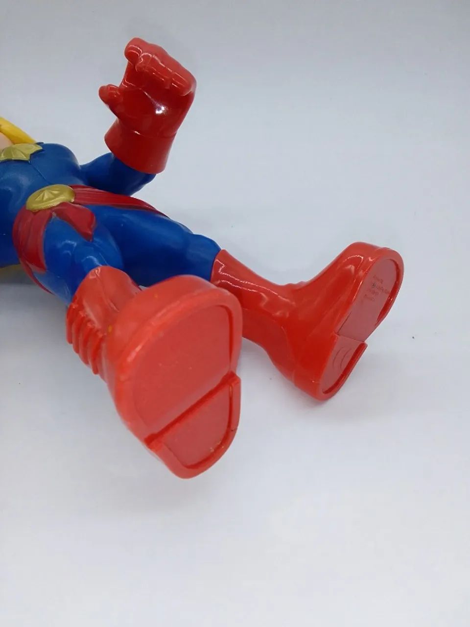 Boneco Capitã Marvel Mega Mighties Original Hasbro 2019 - Foto 4