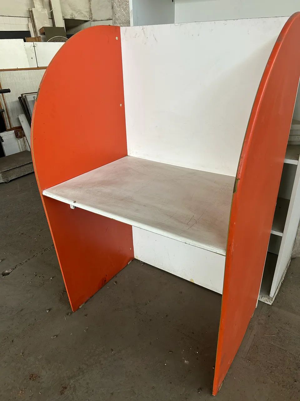 Mesa de estudo individual 
