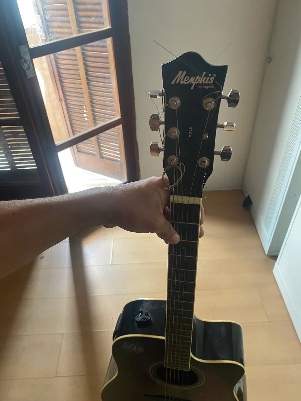 Violão 64872397939458123