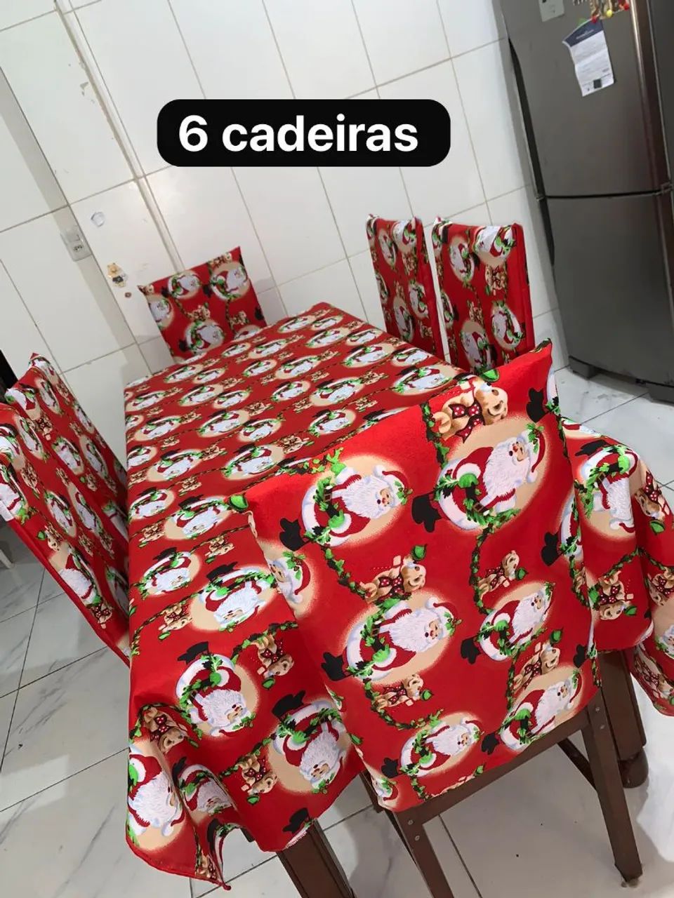 Toalha de mesa e capas de cadeira pra 6  e 4 lugares! - Foto 2