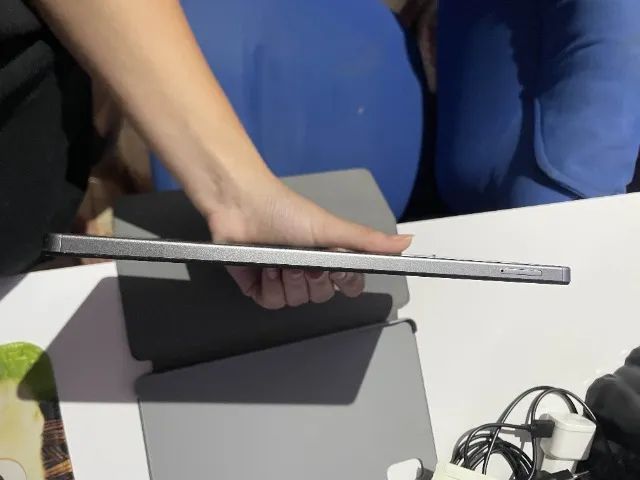 Tablet Lenovo M9 + 2 capas - Foto 5