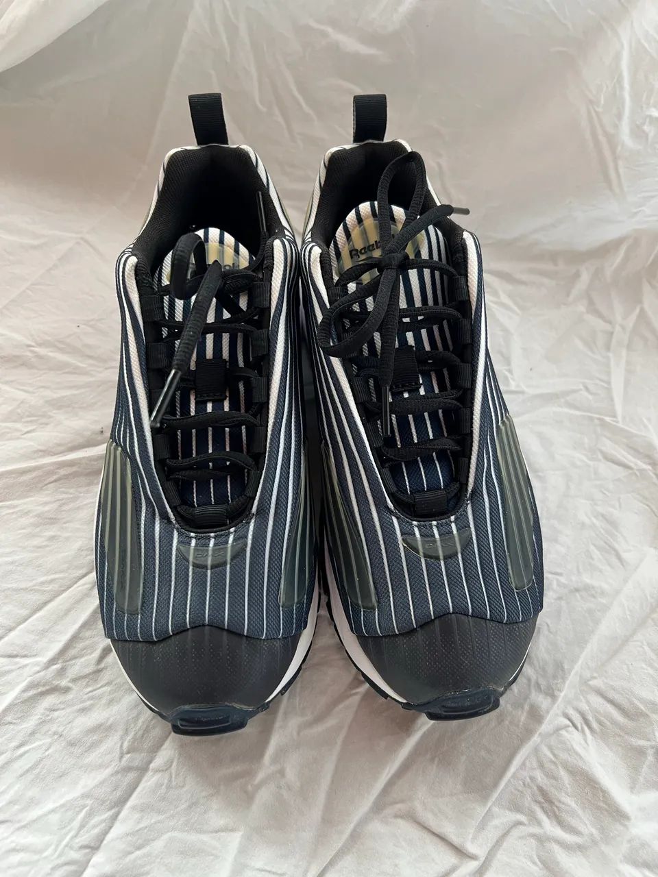 Tênis Reebok DMX Thrill com cabedal em tecido - Foto 2
