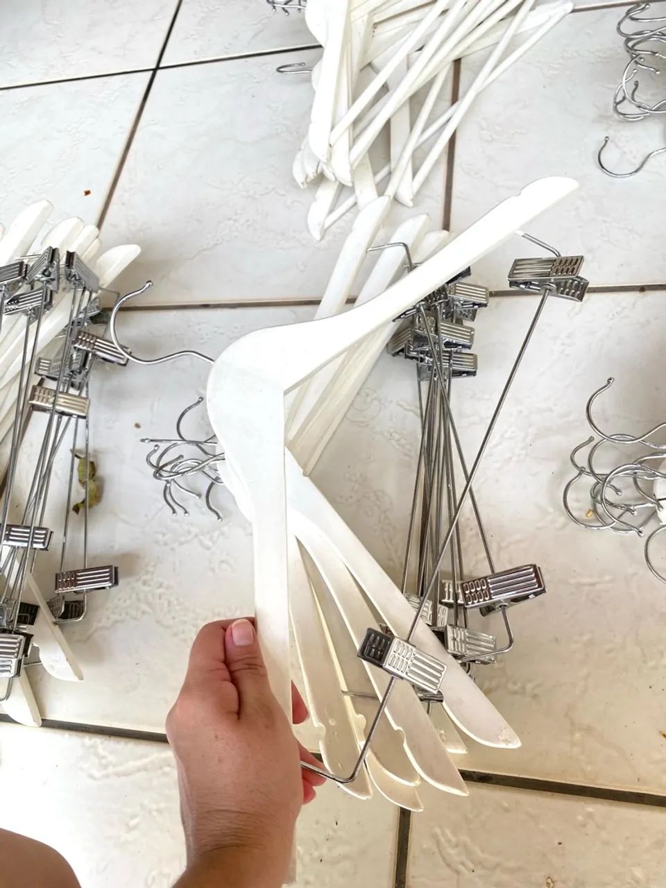 Cabides de madeira branco 