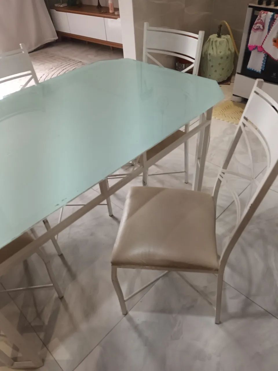Mesa com cadeiras - Foto 3