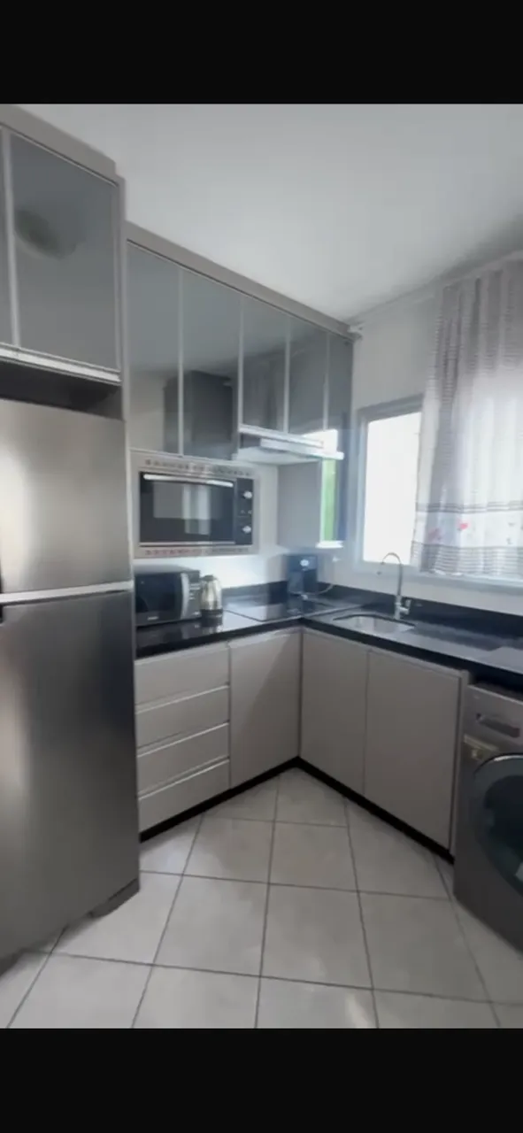 Apartamento espaçoso de 1 quarto.