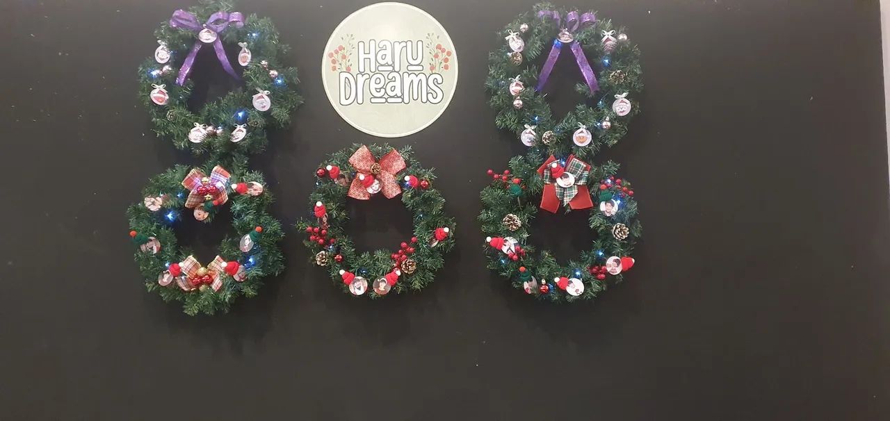 Guirlanda e bola de natal do BTS