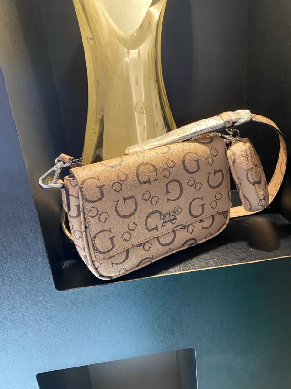 Bolsa Guess Original - Elegância e Estilo!