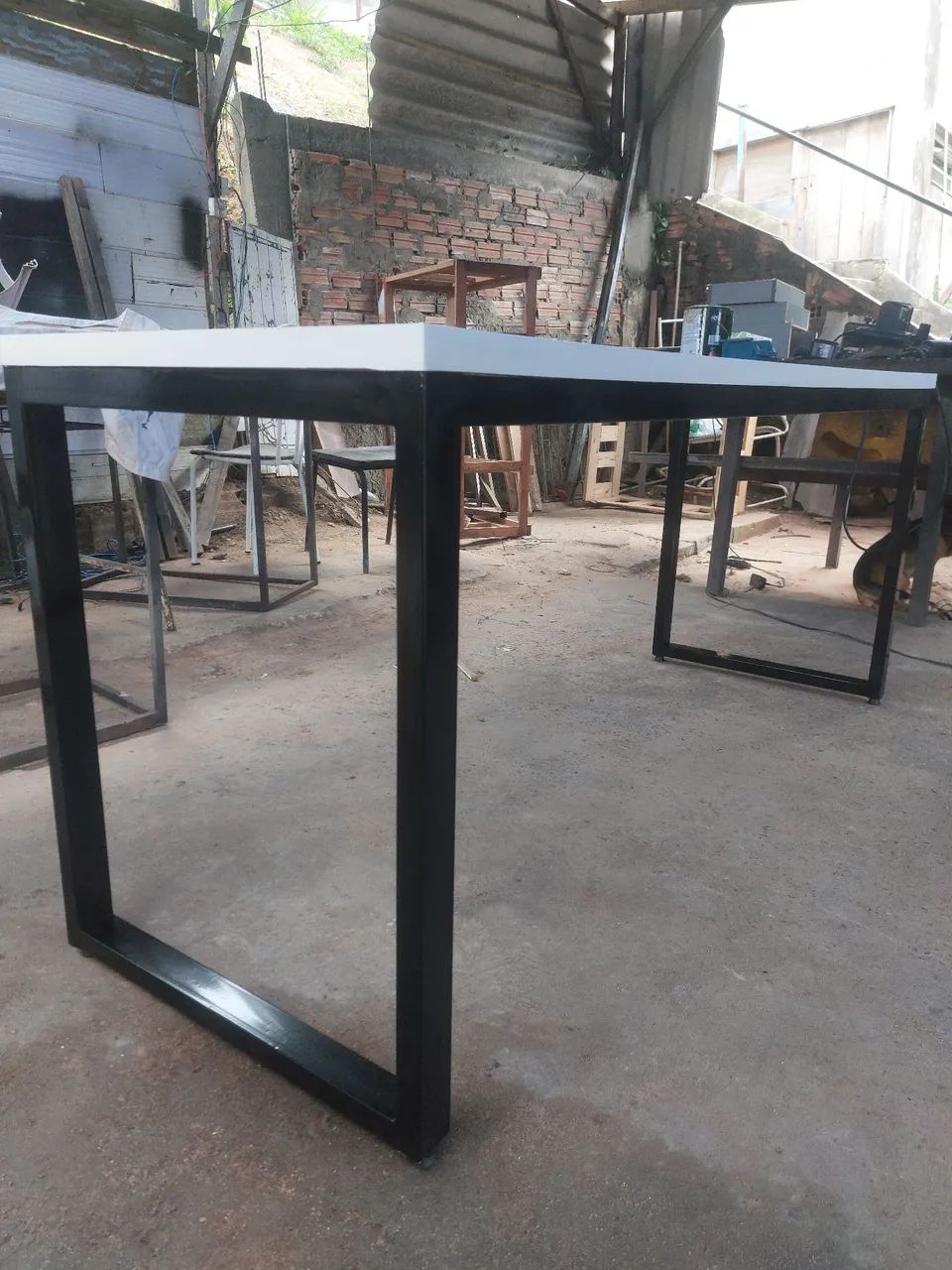 Mesa de escritório com design moderno - Foto 3