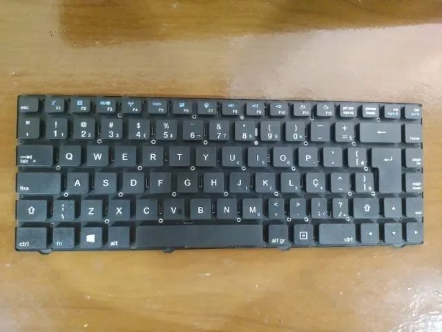 Teclado Para Notebook CCE P/N MP-10F88PA-F51G