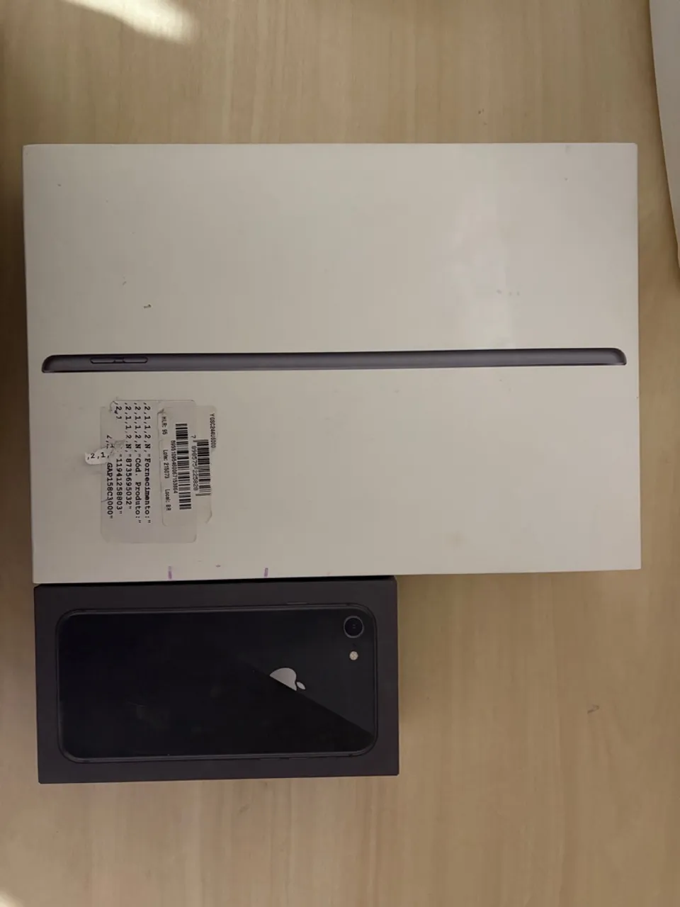 Caixas originais Apple - iPad 9ª Geração e caixa iPhone 8