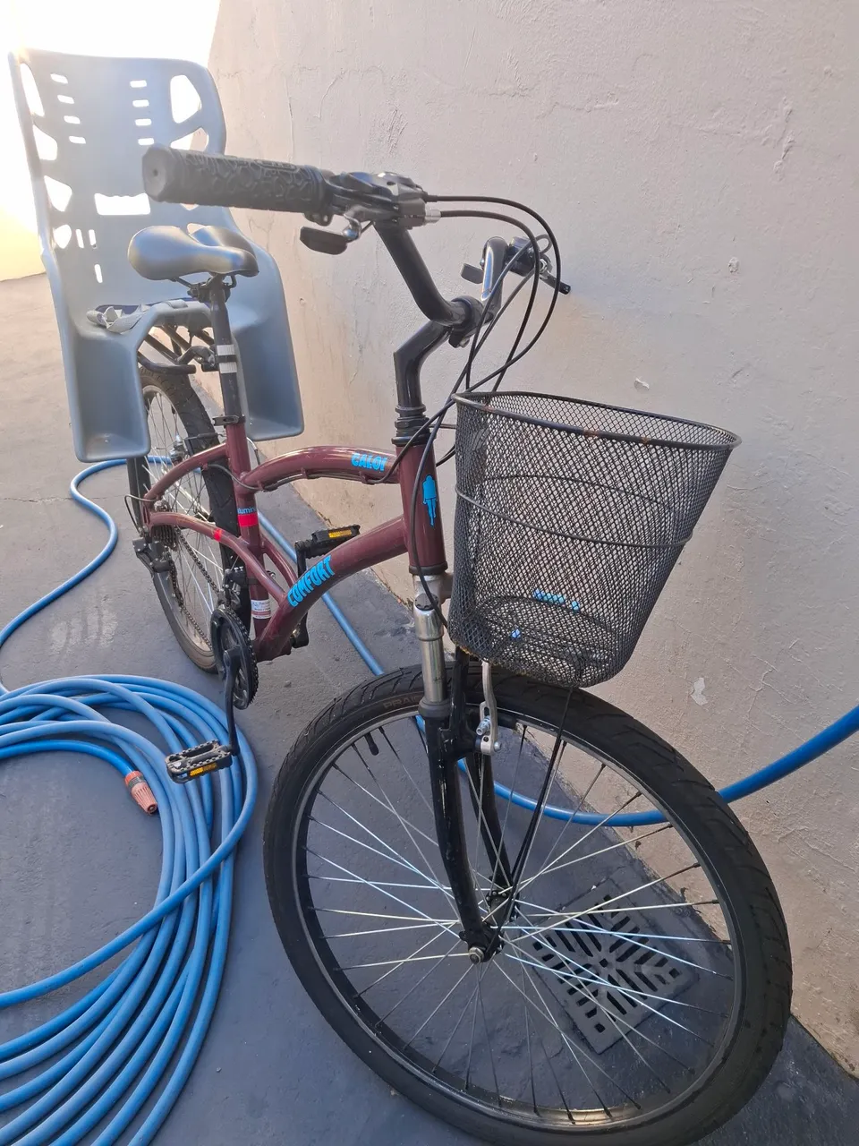 Bicicleta com Cadeira para Criança e Cesto