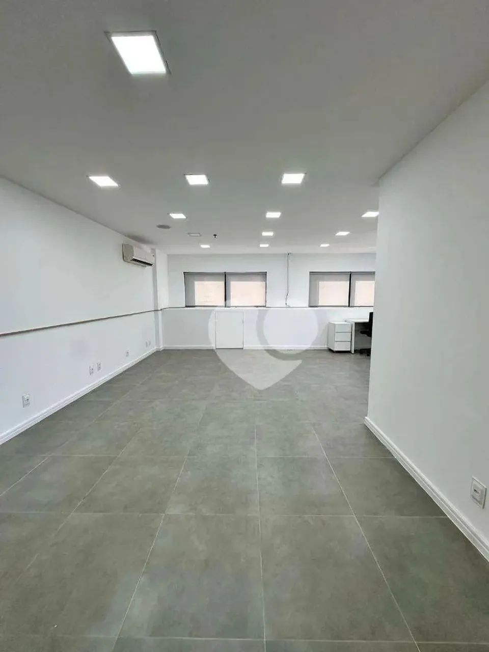 Sala Comercial 54 m²  Vista Frontal  CEO Offices (Barra da Tijuca)  Piso Elevado  1 Banhei - Foto 5